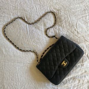 Chanel Classic purse -Black Caviar leather Jumbo